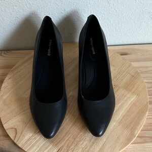 Easy Spirit Nicole Womens Round Block Heel Pumps